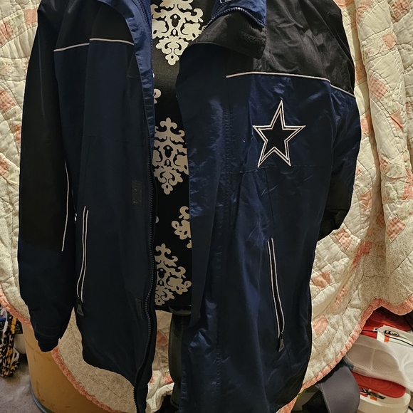 Dallas Cowboy coat with zipout jacket - Picture 5 of 9